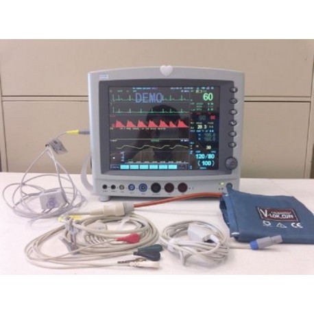 Multi-Parameter Patient Monitor With Roll Stand